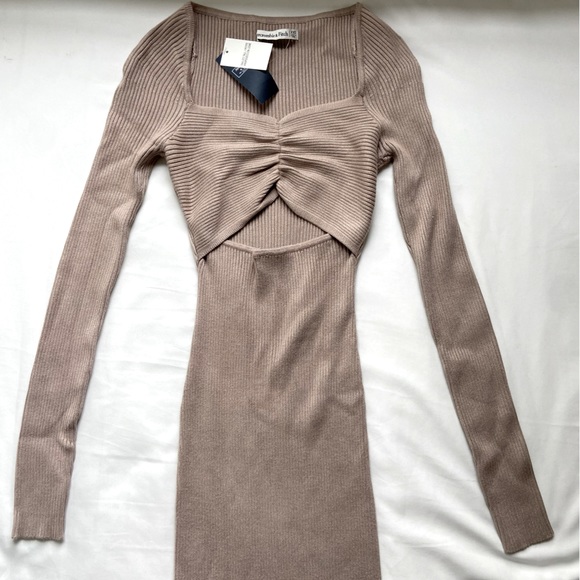 NWT Abercrombie & Fitch Cinched Front Cutout Sweater Midi Dress - Picture 6 of 14